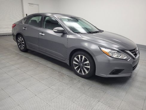 Used 2017 Nissan Altima 2.5 SV w/ Convenience Package image 11
