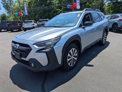 Used 2024 Subaru Outback Premium image 6