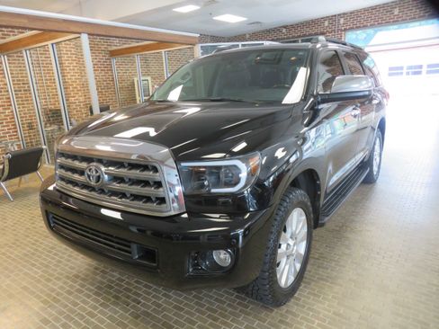 Used 2014 Toyota Sequoia Platinum AWD/4WD image 96