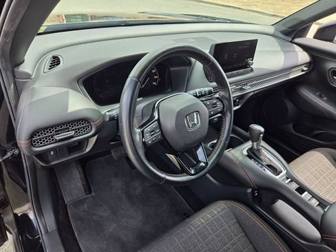 Used 2025 Honda HR-V Sport image 8