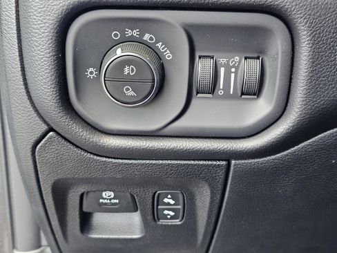 New 2026 RAM 1500 Laramie AWD/4WD image 19