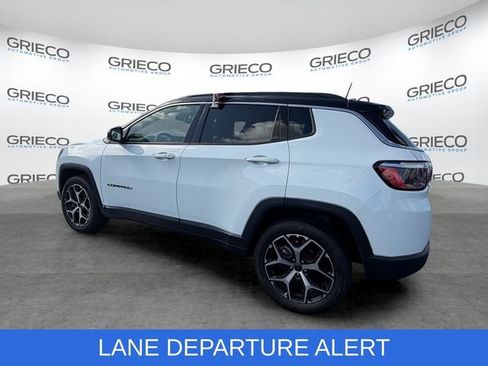 Used 2025 Jeep Compass Limited AWD/4WD image 5