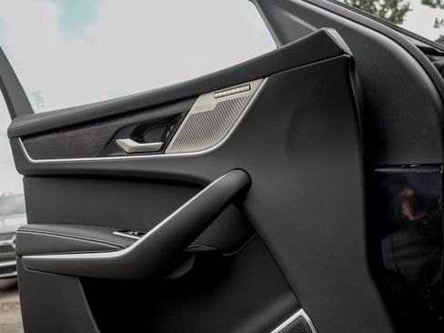 New 2026 Jaguar F-PACE R-Dynamic S image 11