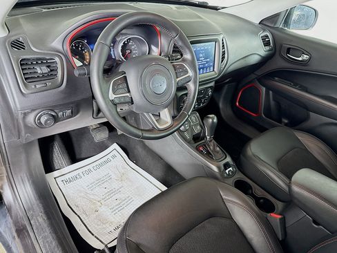 Used 2019 Jeep Compass Trailhawk image 8