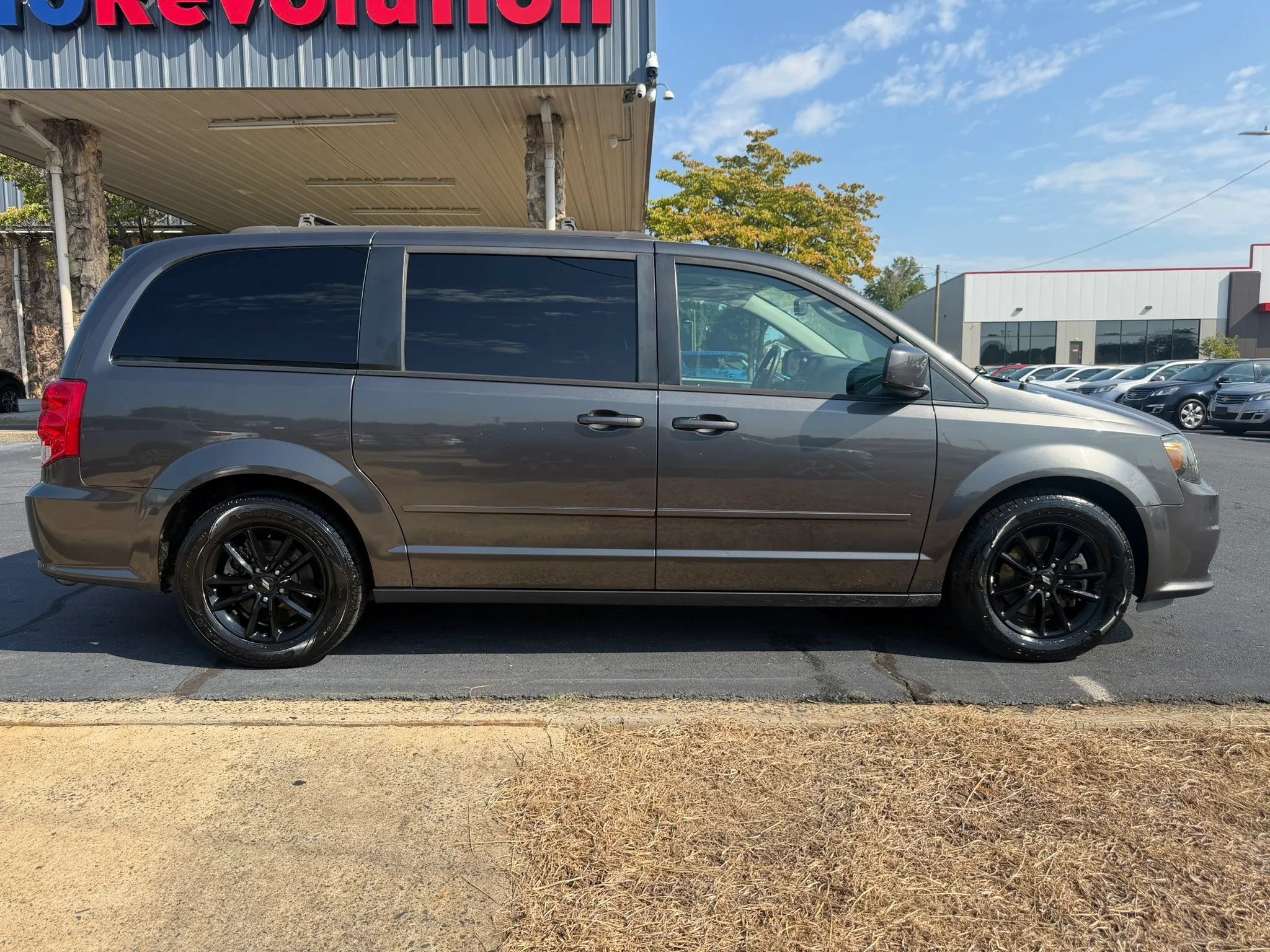 Used 2016 Dodge Grand Caravan SXT FWD image 8