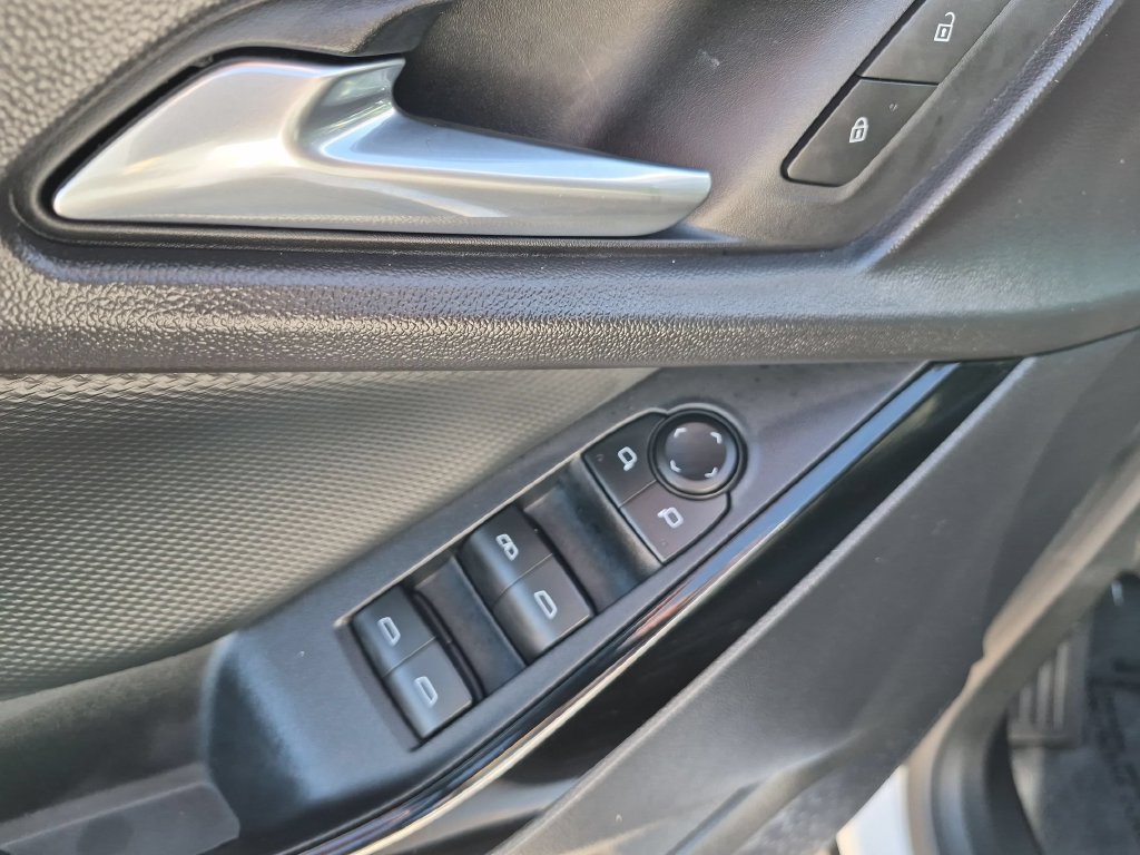 Used 2026 Chevrolet Equinox LT FWD image 10