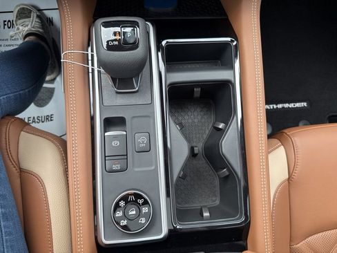 New 2026 Nissan Pathfinder Platinum AWD/4WD image 30