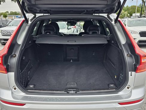 Used 2018 Volvo XC60 T6 R-Design w/ Convenience Package AWD/4WD image 9