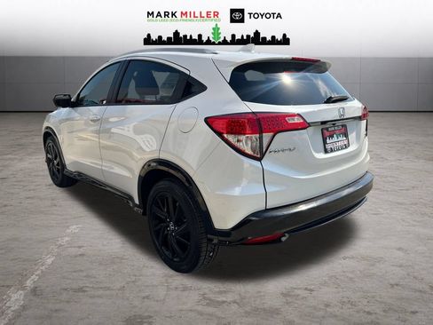 Used 2021 Honda HR-V Sport image 3