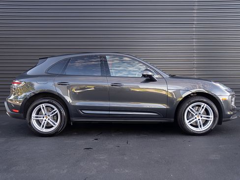 Used 2026 Porsche Macan AWD/4WD image 27