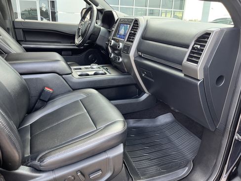Used 2021 Ford Expedition XLT image 19