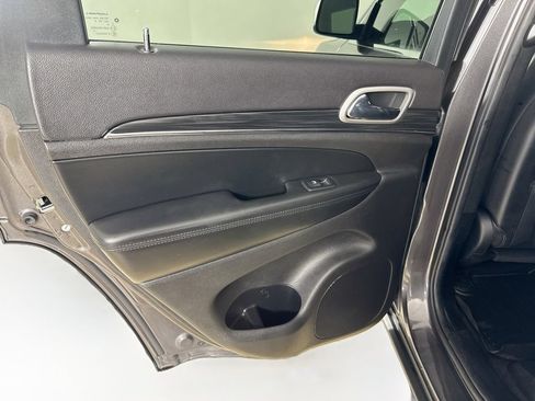 Used 2019 Jeep Grand Cherokee Limited AWD/4WD image 22