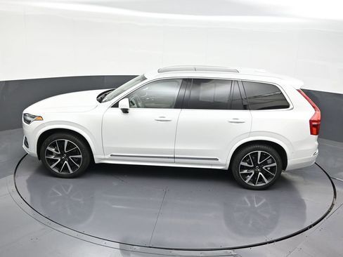 Used 2025 Volvo XC90 B5 Plus w/ Protection Package Premier AWD/4WD image 17