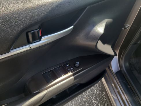 Used 2024 Toyota Camry SE image 16