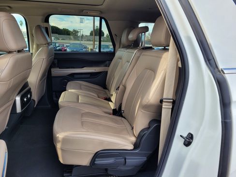 Used 2024 Ford Expedition Max Limited image 12