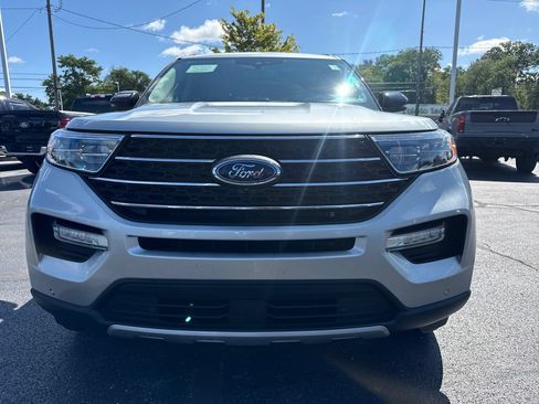 Used 2024 Ford Explorer XLT w/ Equipment Group 202A AWD/4WD image 3