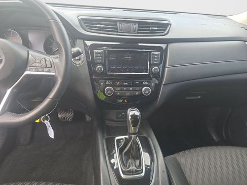 Used 2020 Nissan Rogue SV AWD/4WD image 6