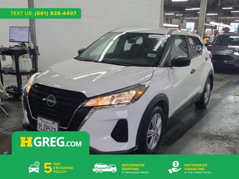 Used 2024 Nissan Kicks S FWD image 1
