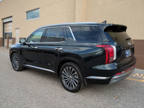 Used 2023 Hyundai Palisade Calligraphy image 6
