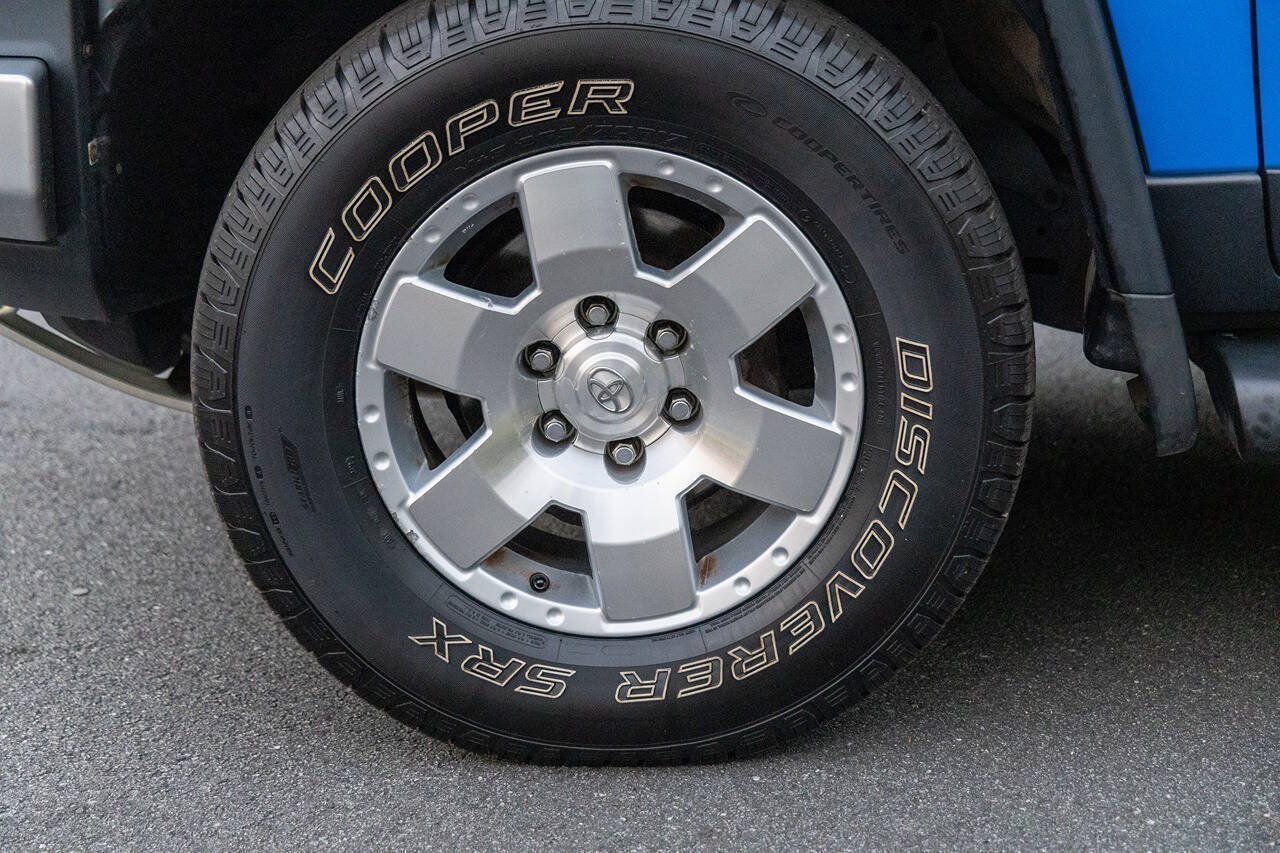 Used 2007 Toyota FJ Cruiser 4WD w/ Upgrade Pkg 1 image 24
