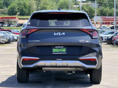Used 2023 Kia Sportage LX AWD/4WD image 4