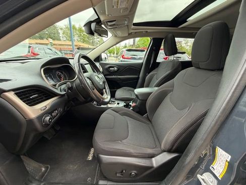 Used 2016 Jeep Cherokee 75th Anniversary AWD/4WD image 9