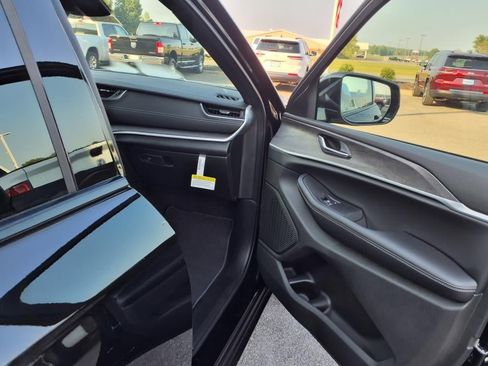 New 2025 Jeep Grand Cherokee L Limited w/ Luxury Tech Group II image 27