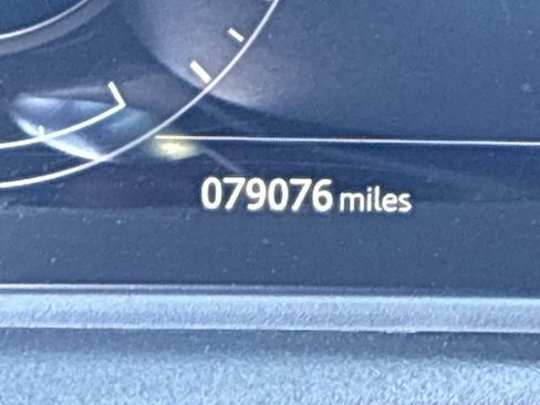 Used 2018 Land Rover Range Rover Velar S image 17