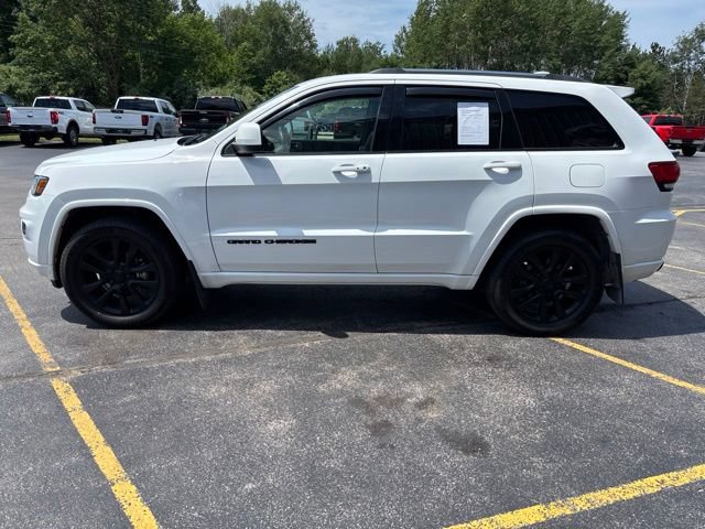 Used 2019 Jeep Grand Cherokee Altitude AWD/4WD image 4
