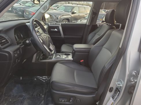 Certified 2018 Toyota 4Runner SR5 Premium image 16