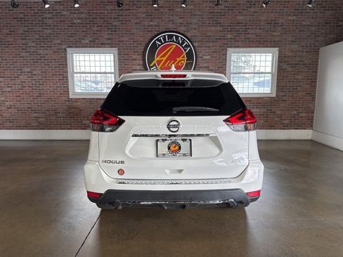 Used 2018 Nissan Rogue S image 38