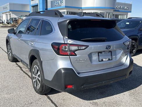 Used 2025 Subaru Outback Premium image 6