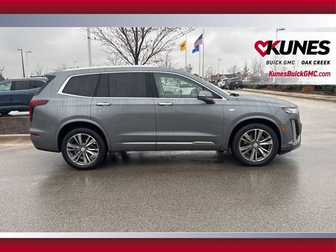 Used 2021 Cadillac XT6 Premium Luxury w/ LPO, Floor Liner Package image 4