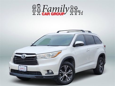 Used 2016 Toyota Highlander XLE image 1