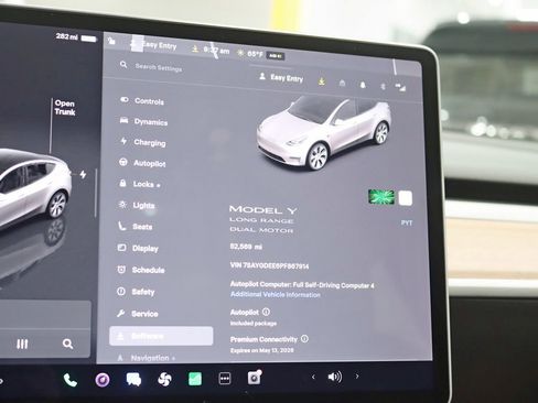 Used 2023 Tesla Model Y Long Range image 24