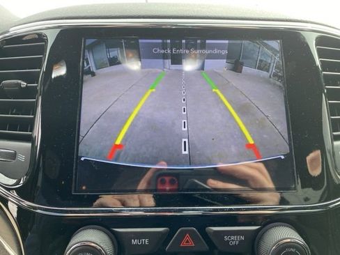 Used 2020 Jeep Grand Cherokee Limited image 25