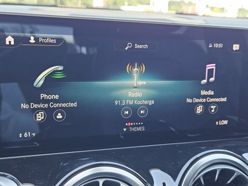 Used 2021 Mercedes-Benz GLB 250 w/ Premium Package image 20