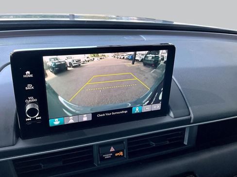 Used 2025 Honda Pilot Touring image 27