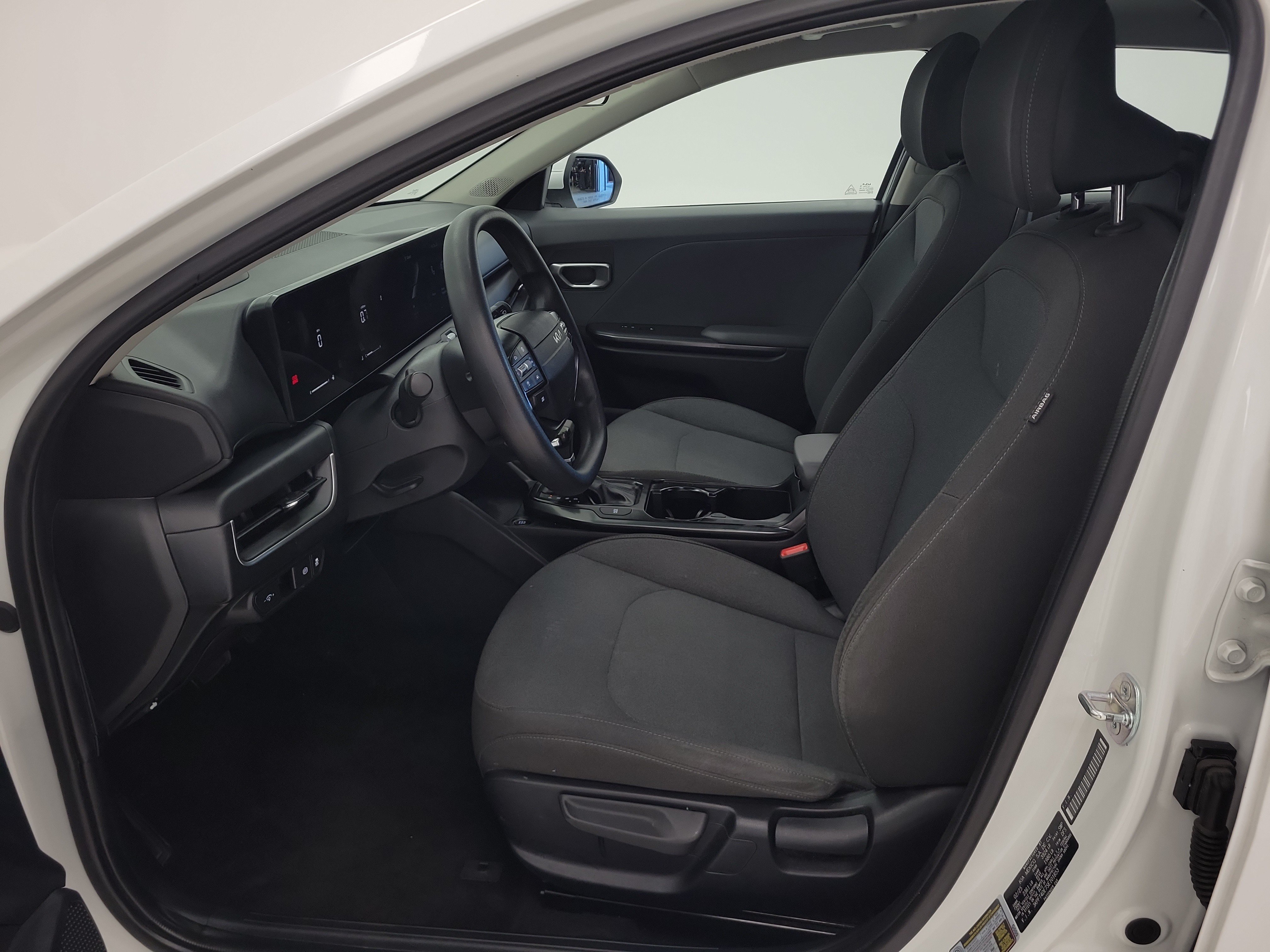 Used 2025 Kia K4 FWD image 12