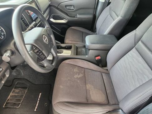 Used 2024 Nissan Frontier SV AWD/4WD image 12