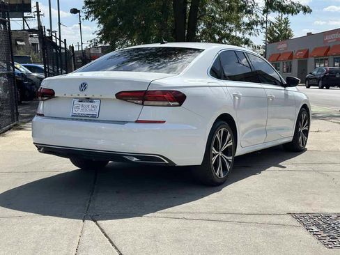 Used 2021 Volkswagen Passat 2.0T SE FWD image 5