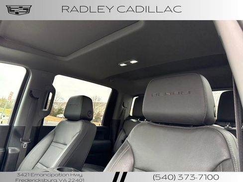 Used 2022 GMC Sierra 3500 Denali w/ Denali Black Diamond Edition image 13
