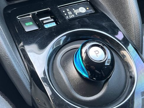 Used 2019 Nissan Leaf SL w/ SL Technology Package FWD image 24