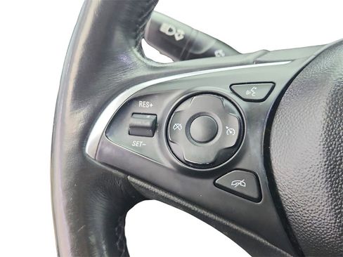 Used 2020 Buick Enclave Essence image 33