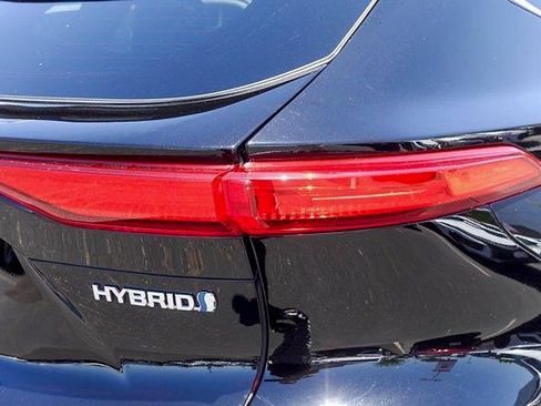 Certified 2022 Toyota Venza LE AWD/4WD image 5
