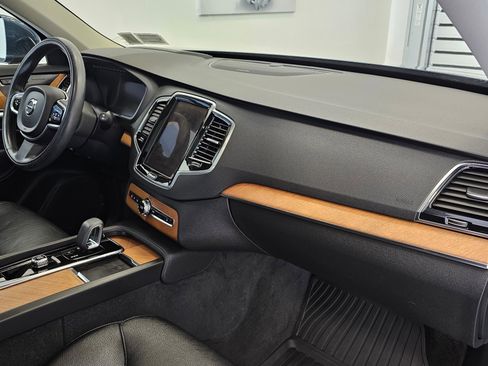 Certified 2022 Volvo XC90 T8 Inscription Expression w/ Advanced Package image 13