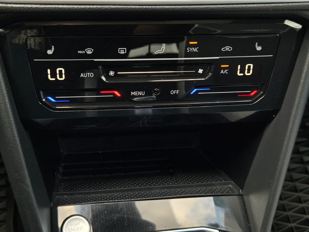 Used 2025 Volkswagen Taos SE FWD image 17