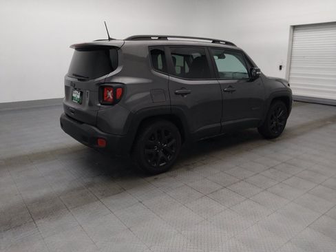 Used 2018 Jeep Renegade Altitude FWD image 10