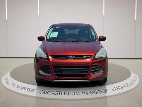 Used 2016 Ford Escape SE FWD image 2
