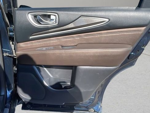 Used 2019 INFINITI QX60 Luxe w/ Essential Package image 15